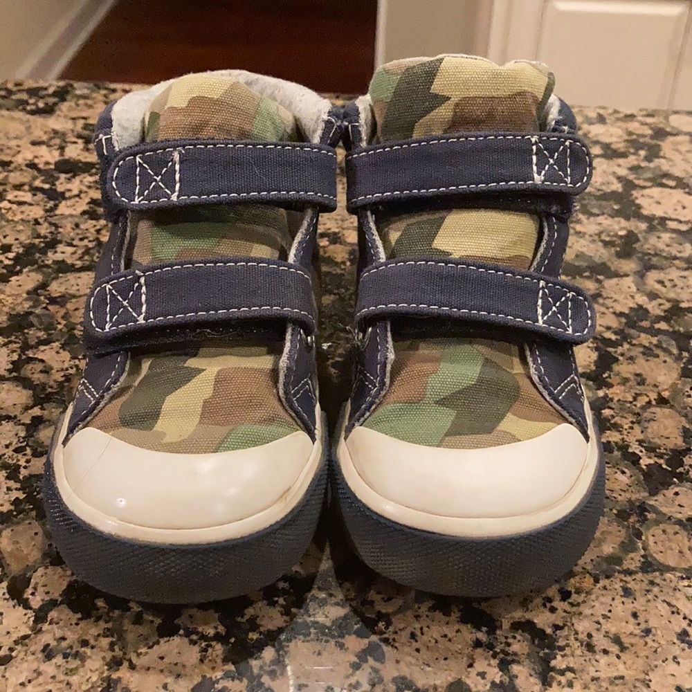 See Kai Run Boys size 9.5 shoes